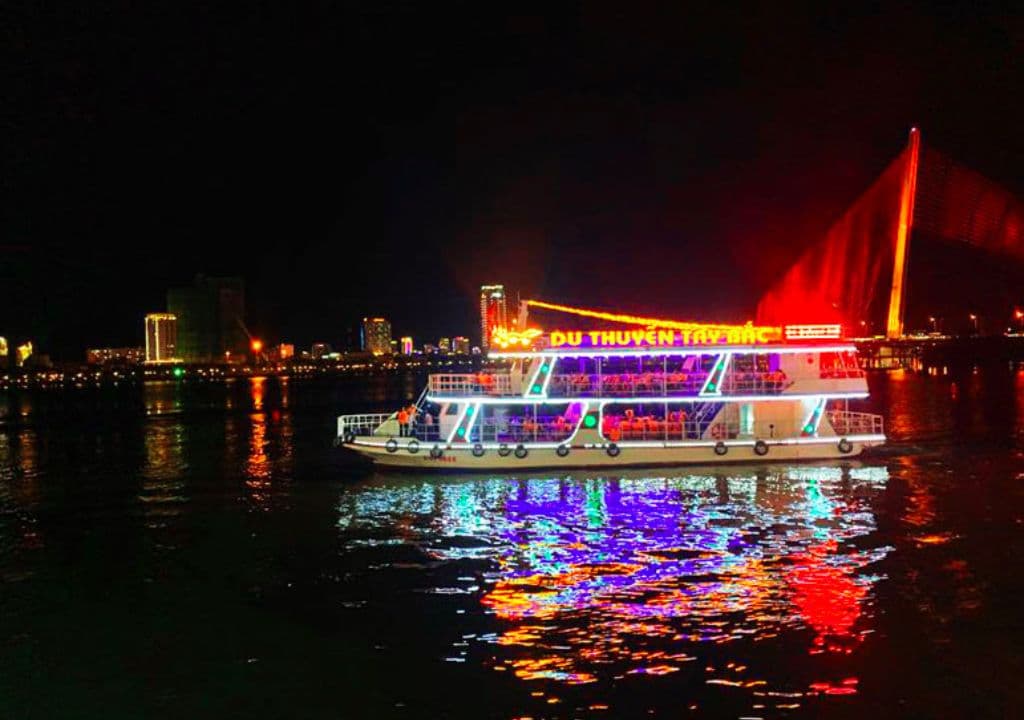 Du thuyền sông Hàn